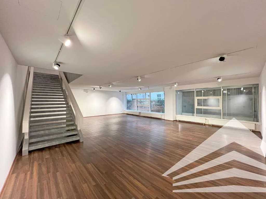 Gewerbeimmobilie mieten in Linz – 300 m², € 3.933 – Bild 3 von 14