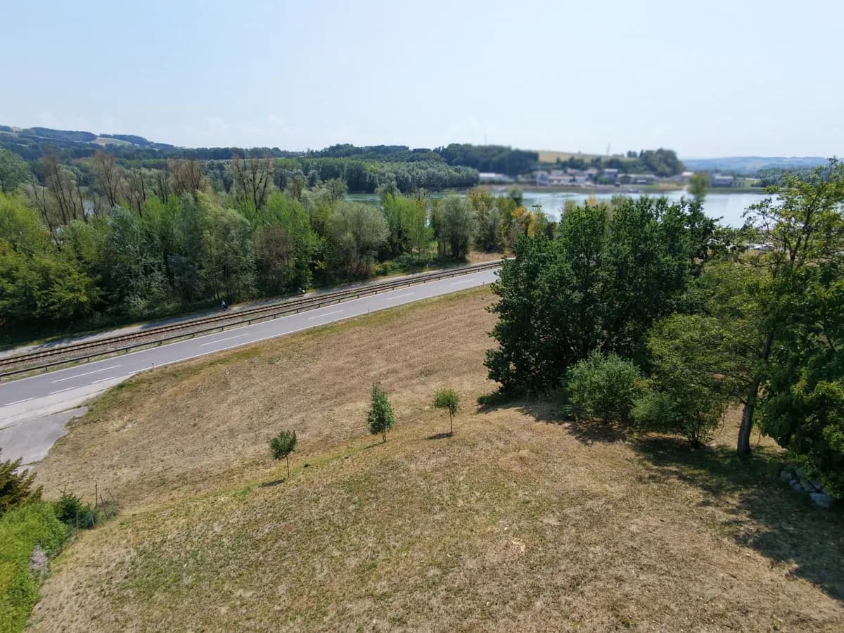 Grundstück kaufen in Perg – 900 m², € 85.500 – Bild 2 von 3