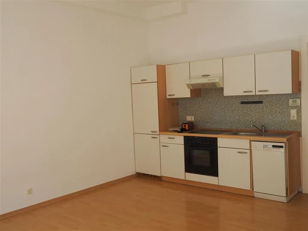 1-Zimmer-Wohnung mieten in Wiener Neustadt – 40 m², € 492 – Bild 2 von 9