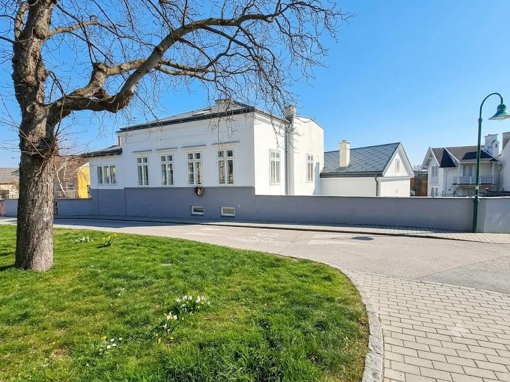 Immobilie mieten in Baden – 35 m², € 385 – Bild 2 von 5