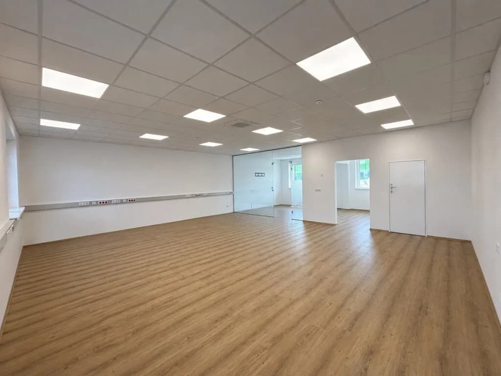 3-Zimmer-Gewerbeimmobilie mieten in Baden – 109 m², € 1.733