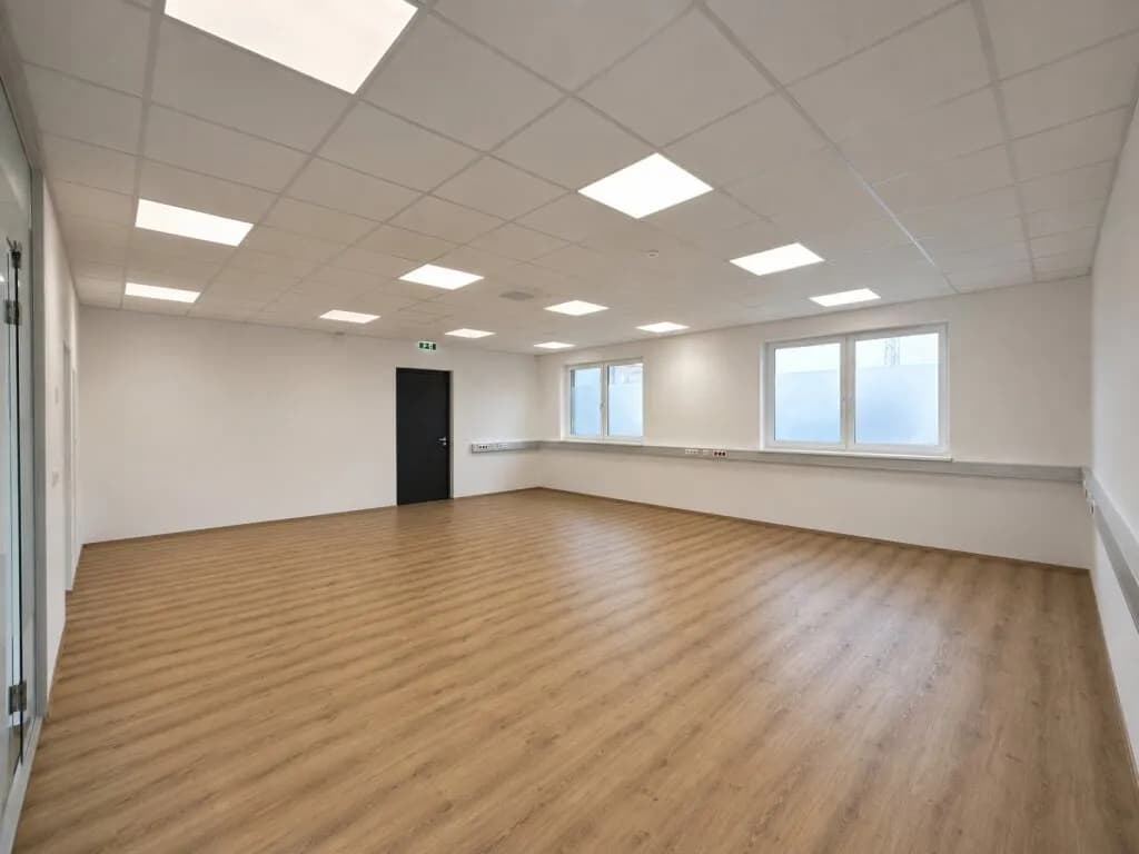 3-Zimmer-Gewerbeimmobilie mieten in Baden – 109 m², € 1.733 – Bild 2 von 8