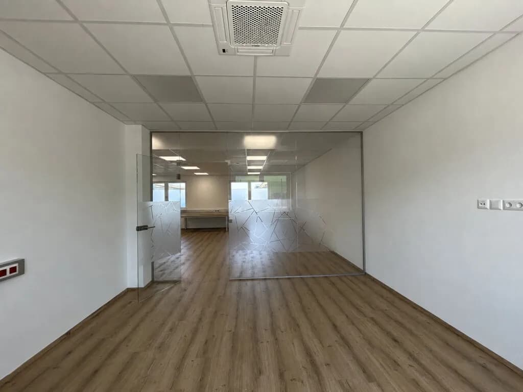 3-Zimmer-Gewerbeimmobilie mieten in Baden – 109 m², € 1.733 – Bild 5 von 8
