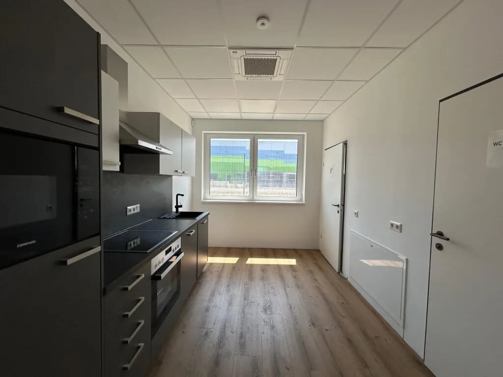 3-Zimmer-Gewerbeimmobilie mieten in Baden – 109 m², € 1.733 – Bild 6 von 8