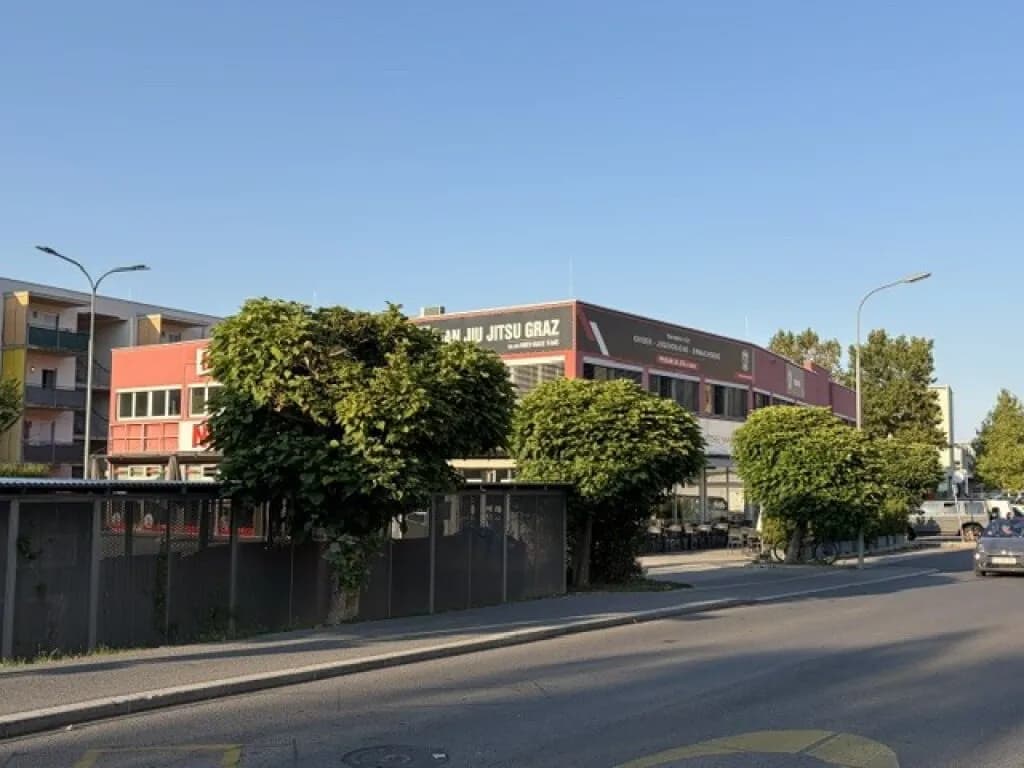 4-Zimmer-Gewerbeimmobilie mieten in Graz – 160 m², € 1.485 – Bild 3 von 12