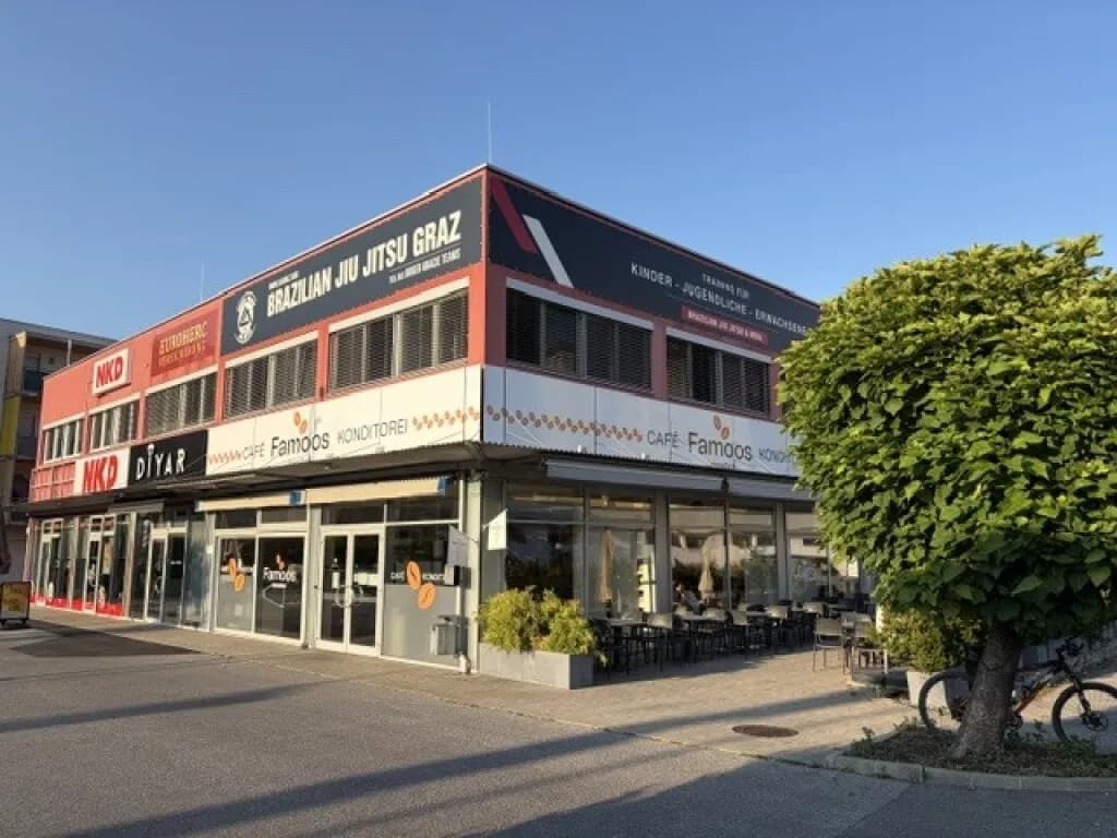 4-Zimmer-Gewerbeimmobilie mieten in Graz – 274 m², € 2.495 – Bild 1 von 12