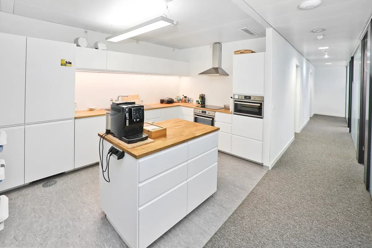 Gewerbeimmobilie mieten in Wien – 216 m², € 16 – Bild 7 von 14