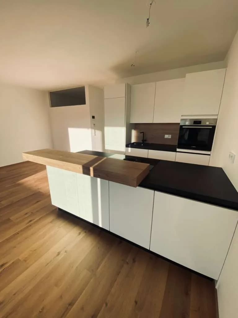 3-Zimmer-Wohnung mieten in Linz – 83 m², € 1.254