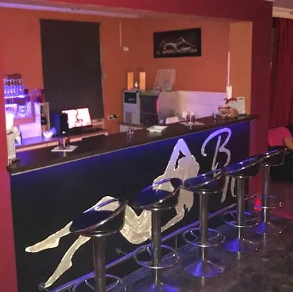 8-Zimmer-Gewerbeimmobilie mieten in Bruck an der Leitha – 417 m², € 4.200 – Bild 2 von 6