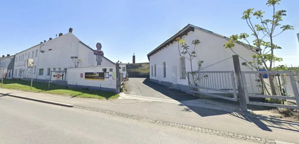 Gewerbeimmobilie kaufen in Bruck an der Leitha – 2 522 m², € 3.300.000 – Bild 2 von 9