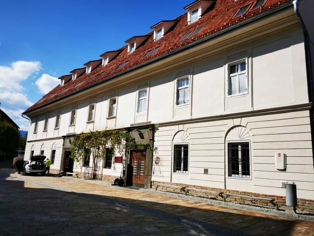 4-Zimmer-Wohnung mieten in Deutschlandsberg – 98,94 m², € 979