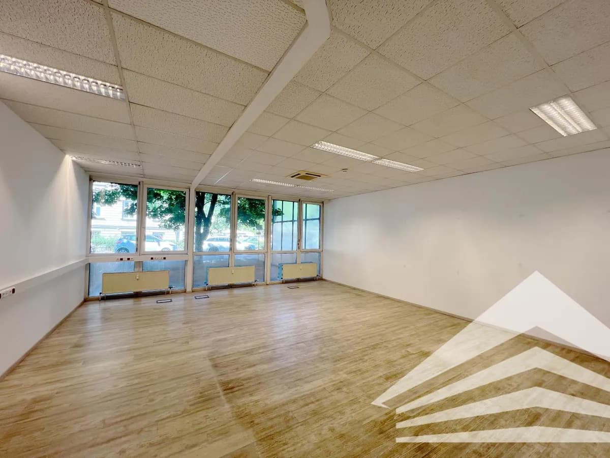 Gewerbeimmobilie mieten in Linz – 539 m², € 4.946