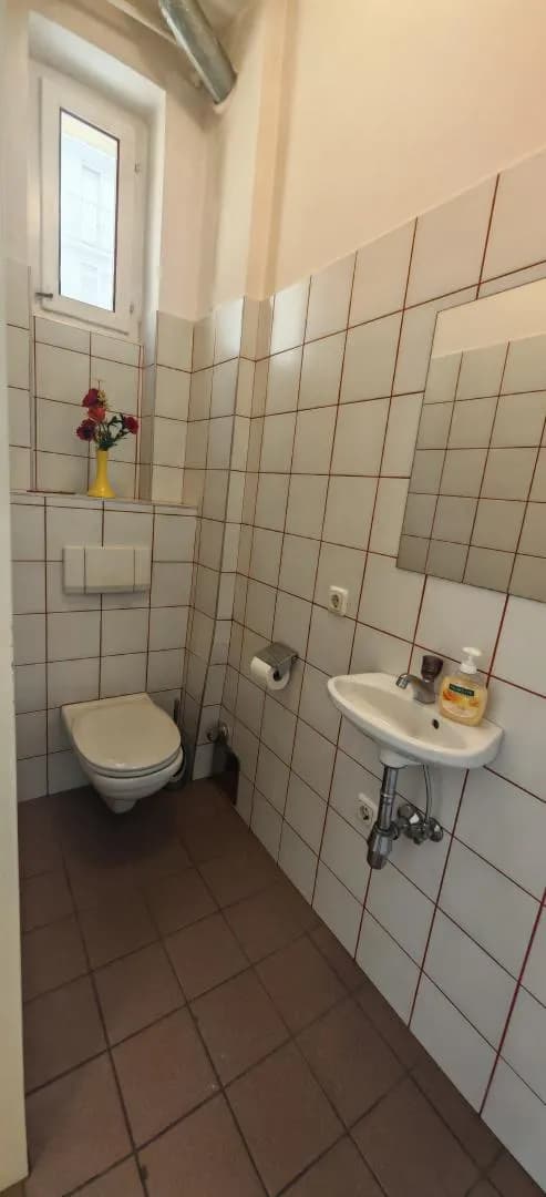 Gewerbeimmobilie mieten in Innsbruck – 41 m², € 1.133 – Bild 4 von 9
