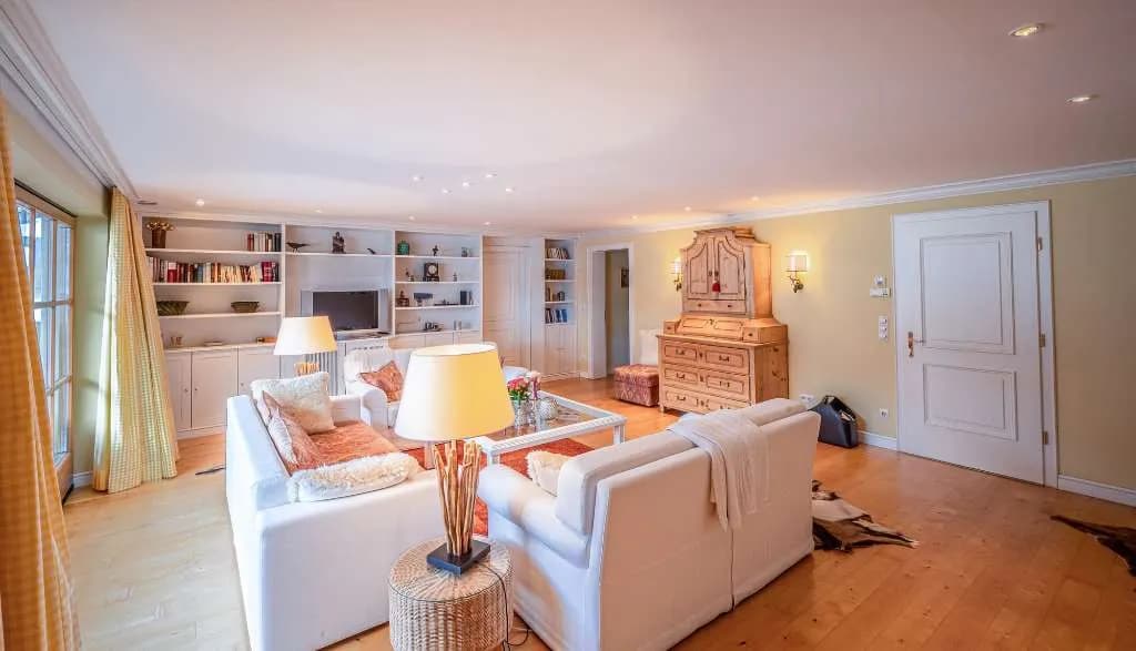 6-Zimmer-Wohnung kaufen in Kitzbühel – 161 m², € 1.250.000 – Bild 2 von 12