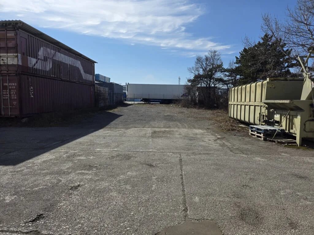 Gewerbeimmobilie mieten in Baden – 1 880 m², € 2.800 – Bild 2 von 5