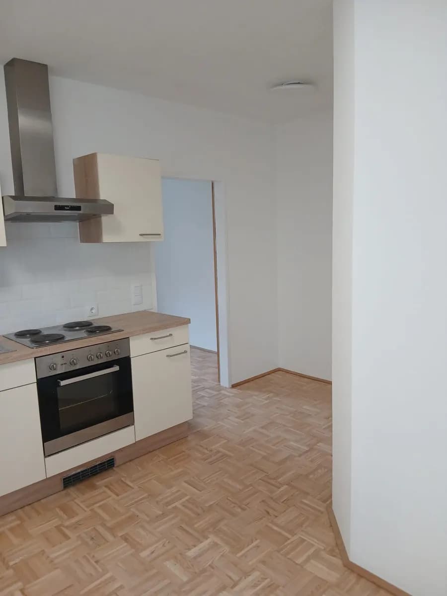 2-Zimmer-Wohnung mieten in Vöcklabruck – 42 m², € 720 – Bild 2 von 10
