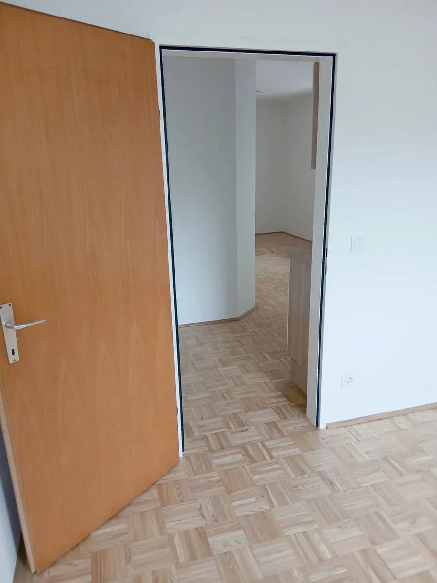 2-Zimmer-Wohnung mieten in Vöcklabruck – 42 m², € 720 – Bild 4 von 10