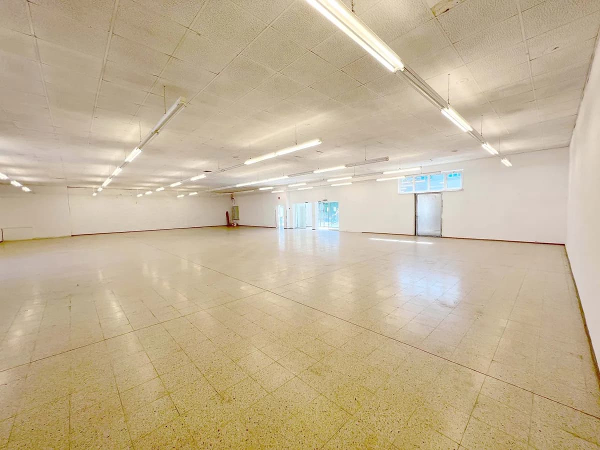 3-Zimmer-Gewerbeimmobilie mieten in Linz Land – 395 m², € 6 – Bild 3 von 4