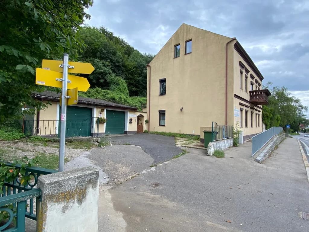 11-Zimmer-Immobilie kaufen in Wien – 361 m², € 880.000 – Bild 2 von 36