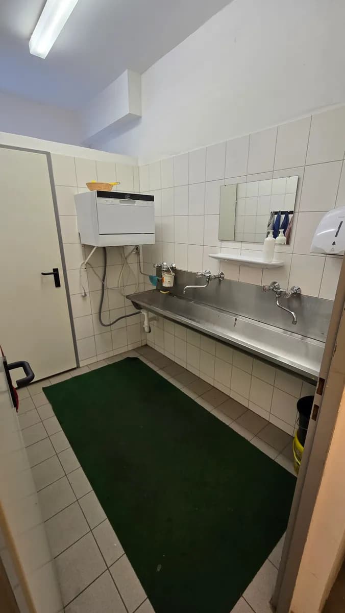 Gewerbeimmobilie mieten in Amstetten – 700 m², € 9 – Bild 5 von 5