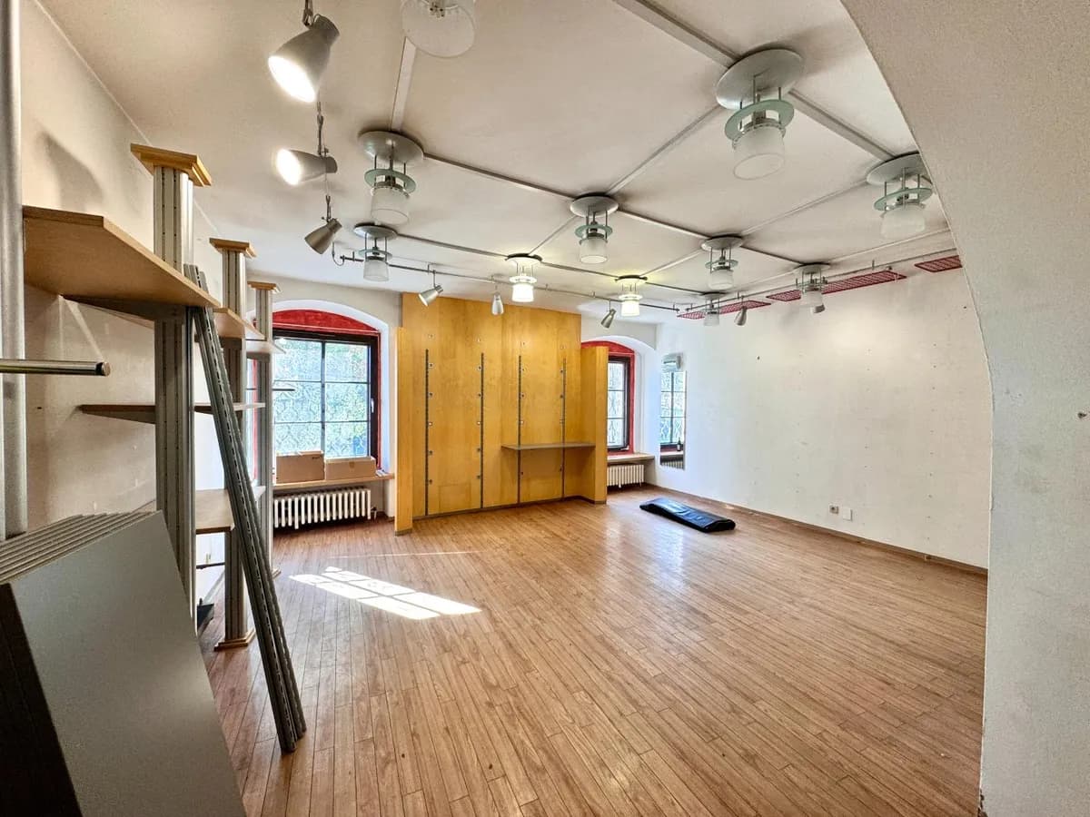 Gewerbeimmobilie mieten in Steyr – 681 m², € 1.500 – Bild 5 von 9