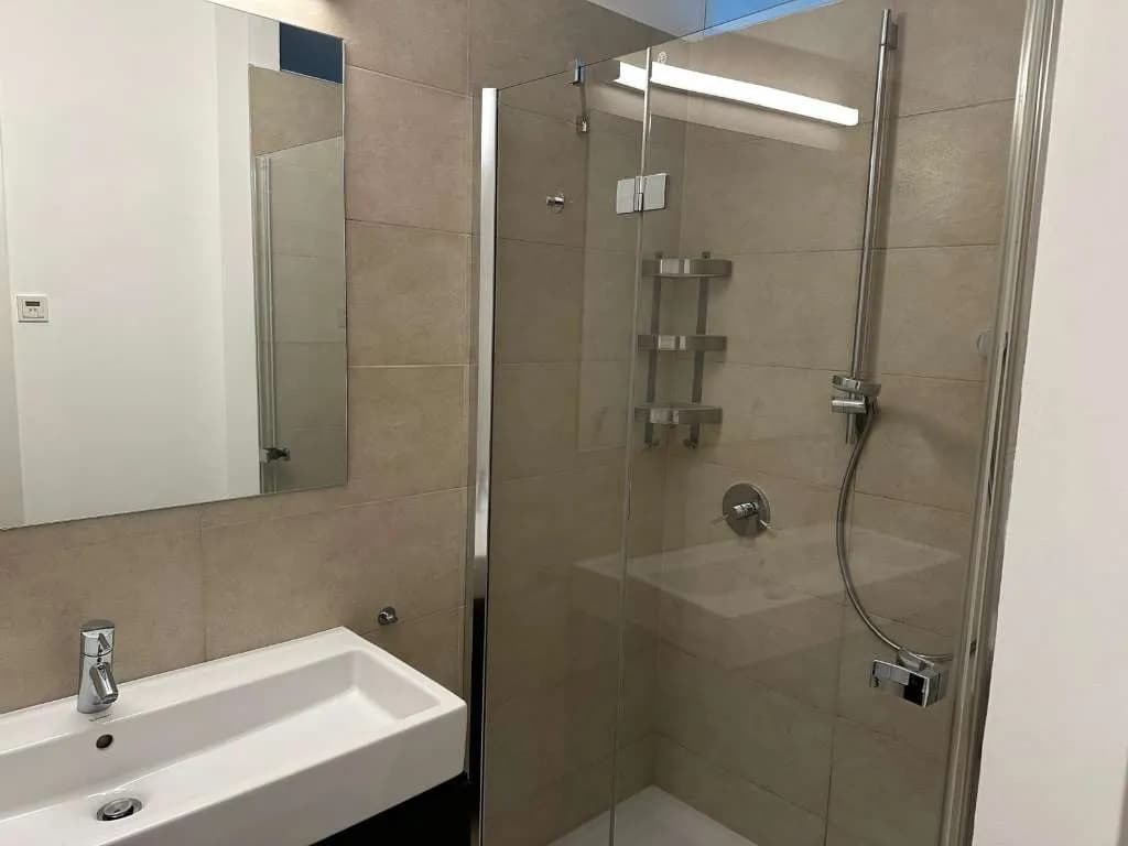 2-Zimmer-Wohnung mieten in Linz – 43 m², € 1.000 – Bild 10 von 12