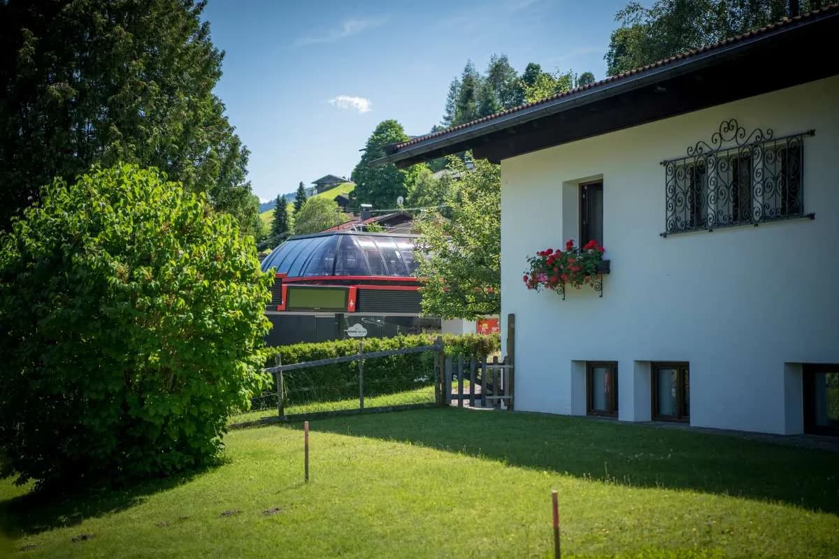 Grundstück kaufen in Kitzbühel – 1 157 m², € 2.495.000 – Bild 2 von 5