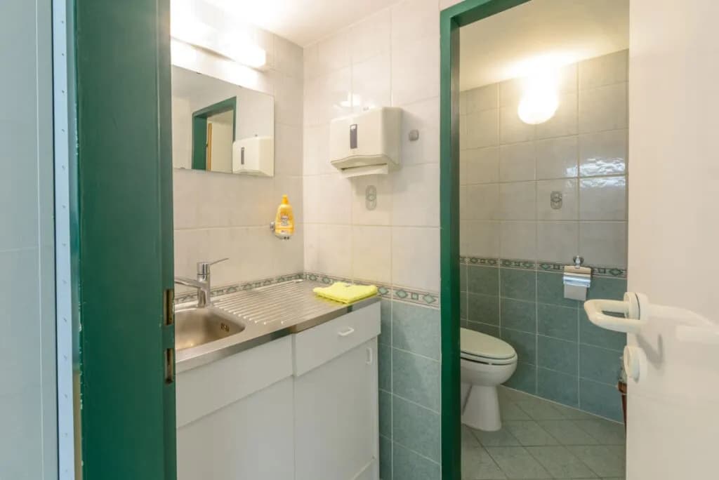Gewerbeimmobilie kaufen in Gmunden – 58 m², € 120.000 – Bild 6 von 10