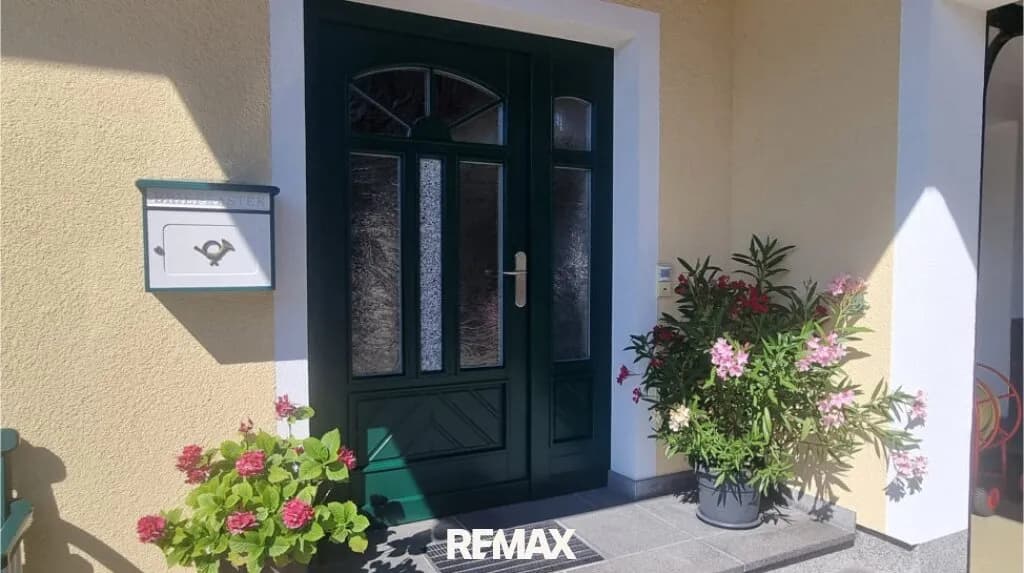 8-Zimmer-Haus kaufen in Vöcklabruck – 172 m², € 549.000 – Bild 2 von 23