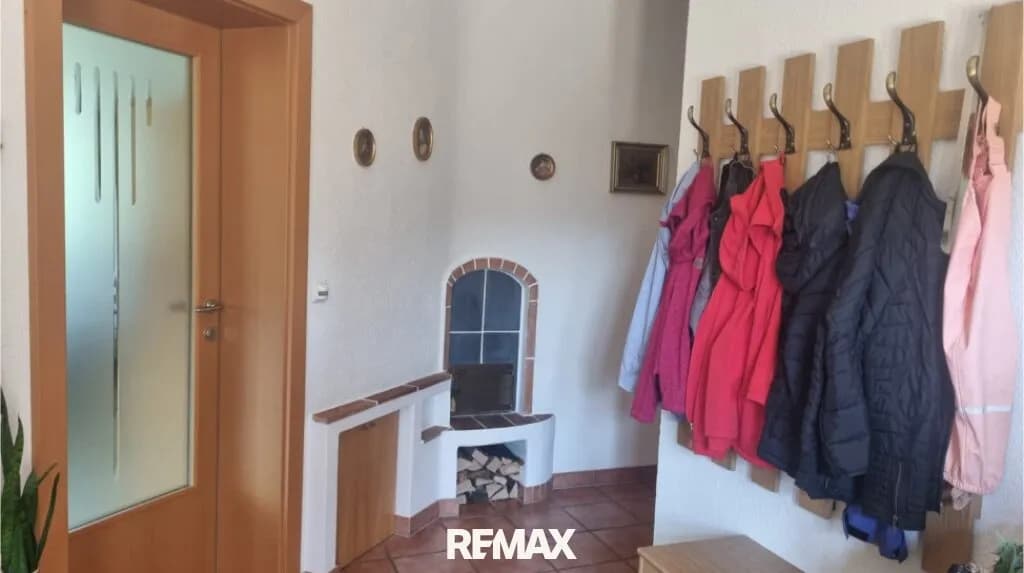 8-Zimmer-Haus kaufen in Vöcklabruck – 172 m², € 549.000 – Bild 4 von 23