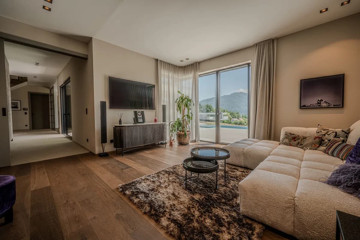 5-Zimmer-Immobilie kaufen in Gmunden – 330 m², € 3.300.000 – Bild 2 von 4