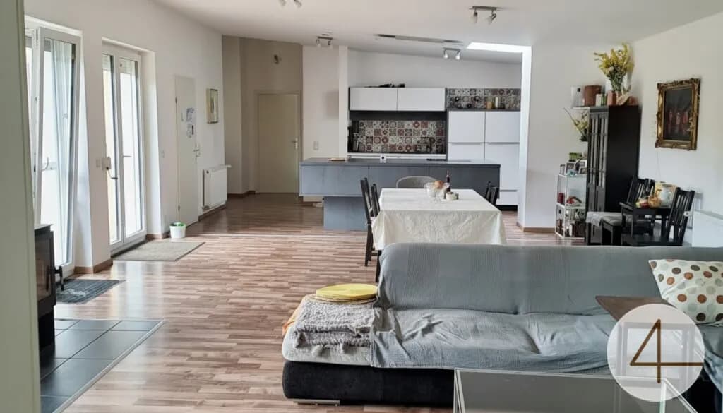 Haus kaufen in Hollabrunn – 221 m², € 300.000 – Bild 5 von 20
