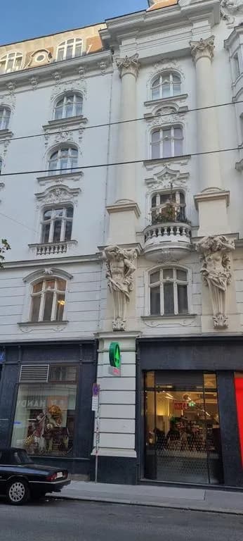 Gewerbeimmobilie mieten in Wien – 351 m², € 6.370
