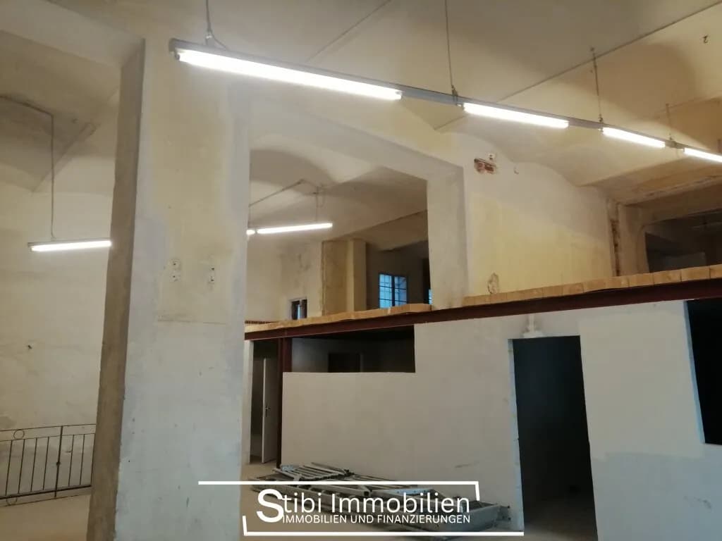 Gewerbeimmobilie mieten in Wien – 353 m², € 3.251