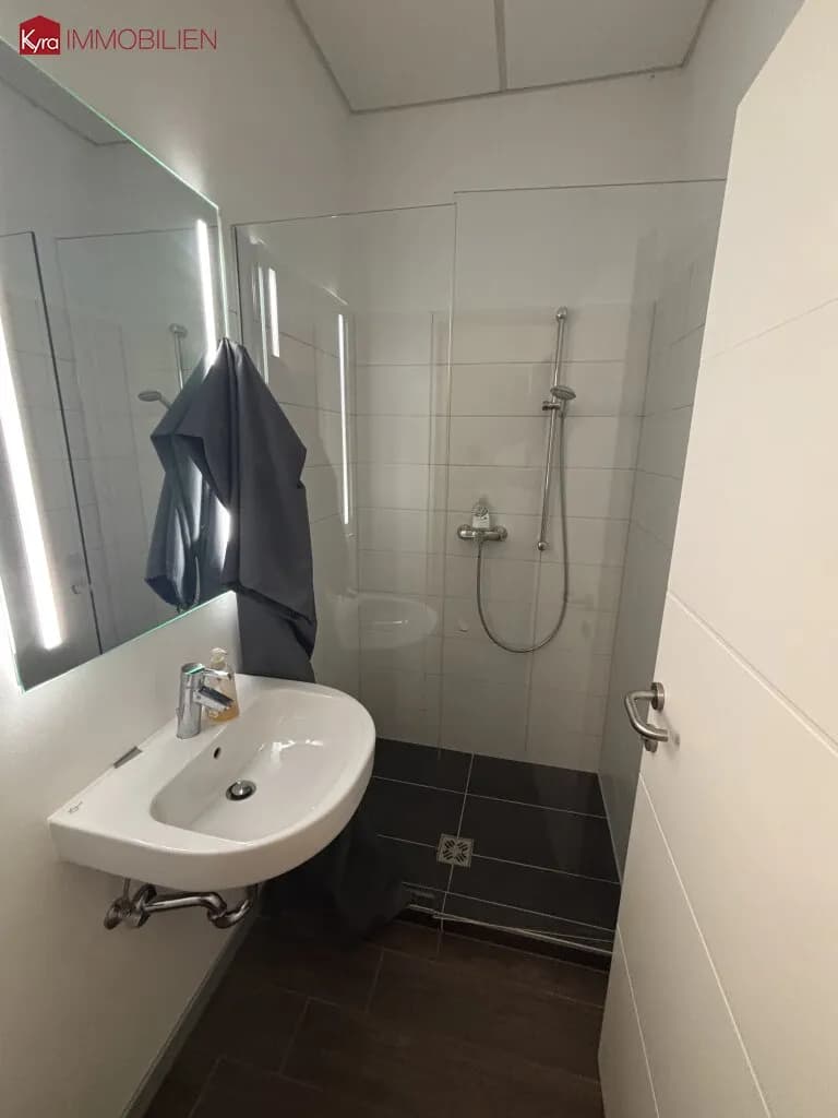 2-Zimmer-Gewerbeimmobilie mieten in Korneuburg – 75 m², € 900 – Bild 4 von 6
