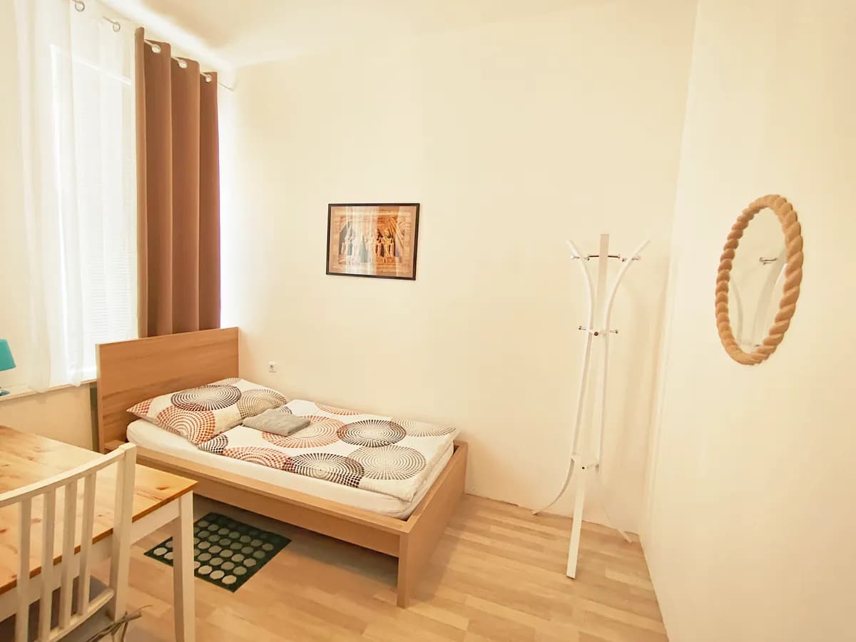 1-Zimmer-Immobilie mieten in Wien – 18 m², € 43