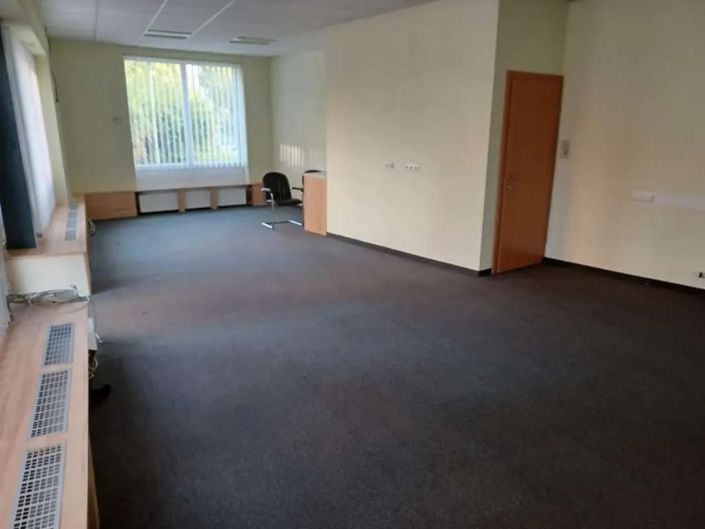 1-Zimmer-Gewerbeimmobilie mieten in Wels – 50 m², € 999 – Bild 3 von 5