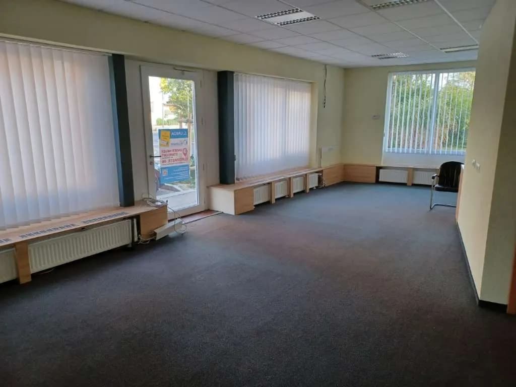 1-Zimmer-Gewerbeimmobilie mieten in Wels – 50 m², € 999 – Bild 4 von 5