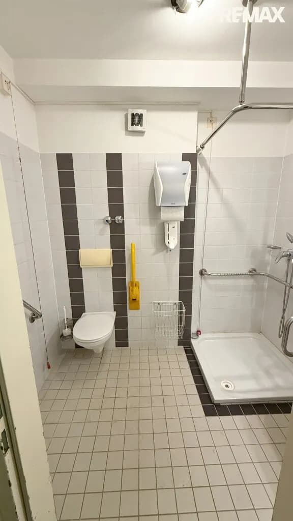 Gewerbeimmobilie kaufen in Wiener Neustadt – 983 m², € 1.690.000 – Bild 23 von 64