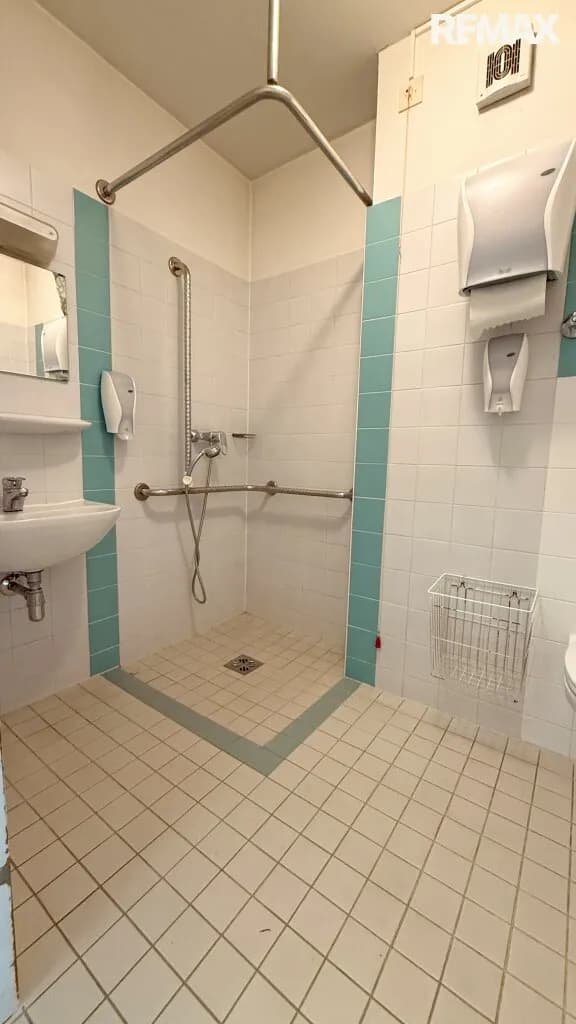 Gewerbeimmobilie kaufen in Wiener Neustadt – 983 m², € 1.690.000 – Bild 45 von 64