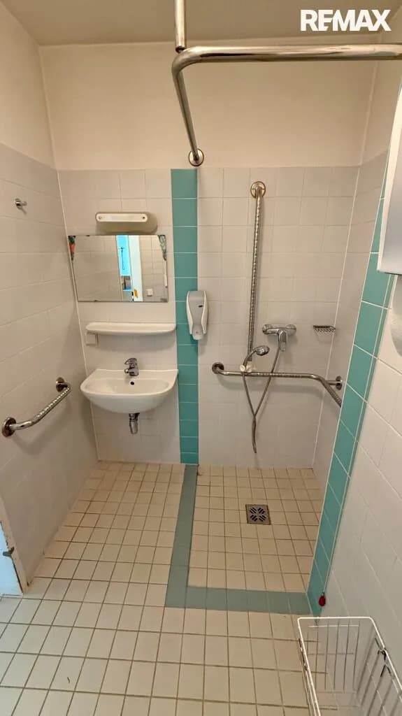 Gewerbeimmobilie kaufen in Wiener Neustadt – 983 m², € 1.690.000 – Bild 46 von 64