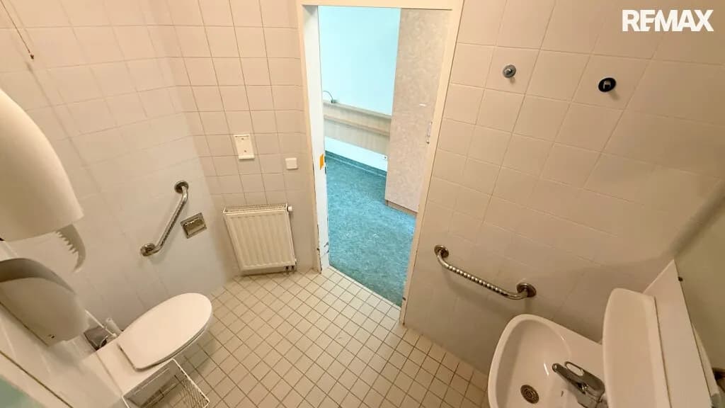 Gewerbeimmobilie kaufen in Wiener Neustadt – 983 m², € 1.690.000 – Bild 47 von 64