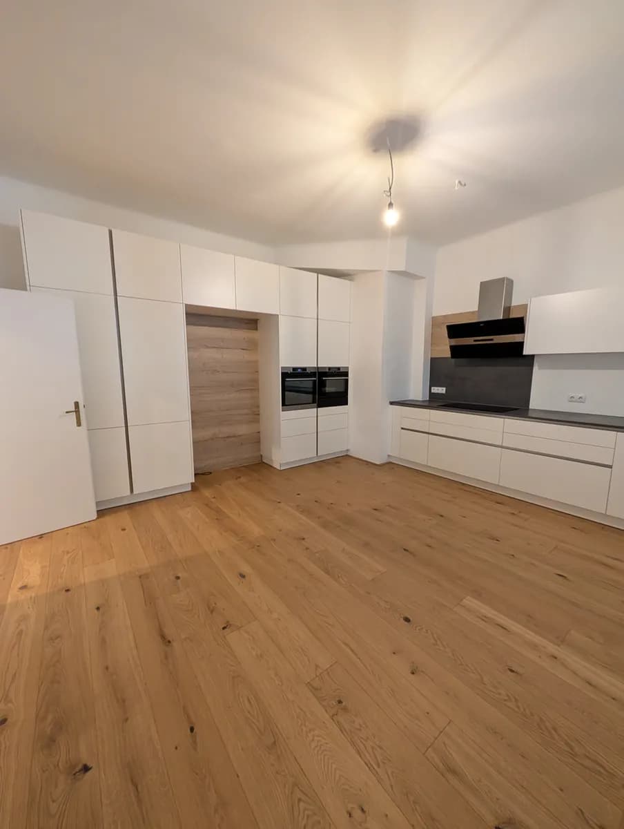 4-Zimmer-Wohnung mieten in Wien – 150 m², € 2.245