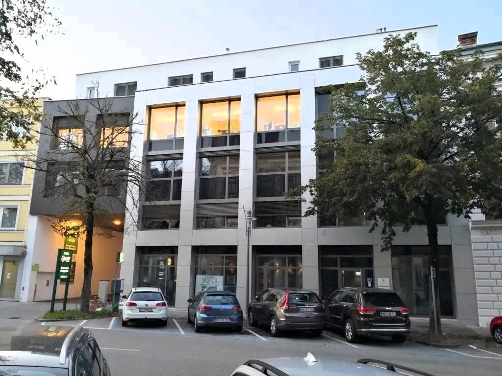 Gewerbeimmobilie kaufen in Wels – 150 m², € 485.000
