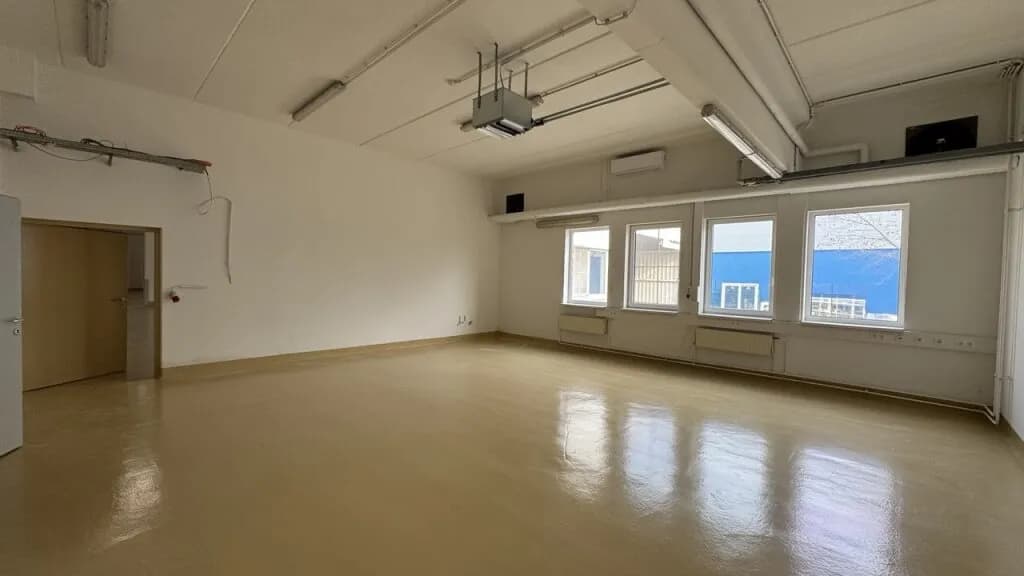 Gewerbeimmobilie kaufen in Sankt Pölten – 3 057 m², € 2.800.000 – Bild 9 von 19