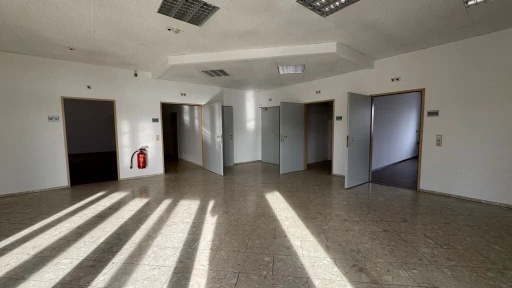 Gewerbeimmobilie kaufen in Sankt Pölten – 3 057 m², € 2.800.000 – Bild 15 von 19