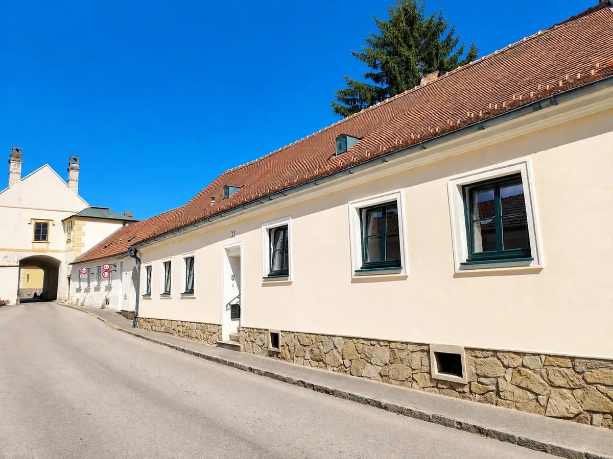 7-Zimmer-Immobilie kaufen in Hollabrunn – 144 m², € 350.000 – Bild 2 von 34