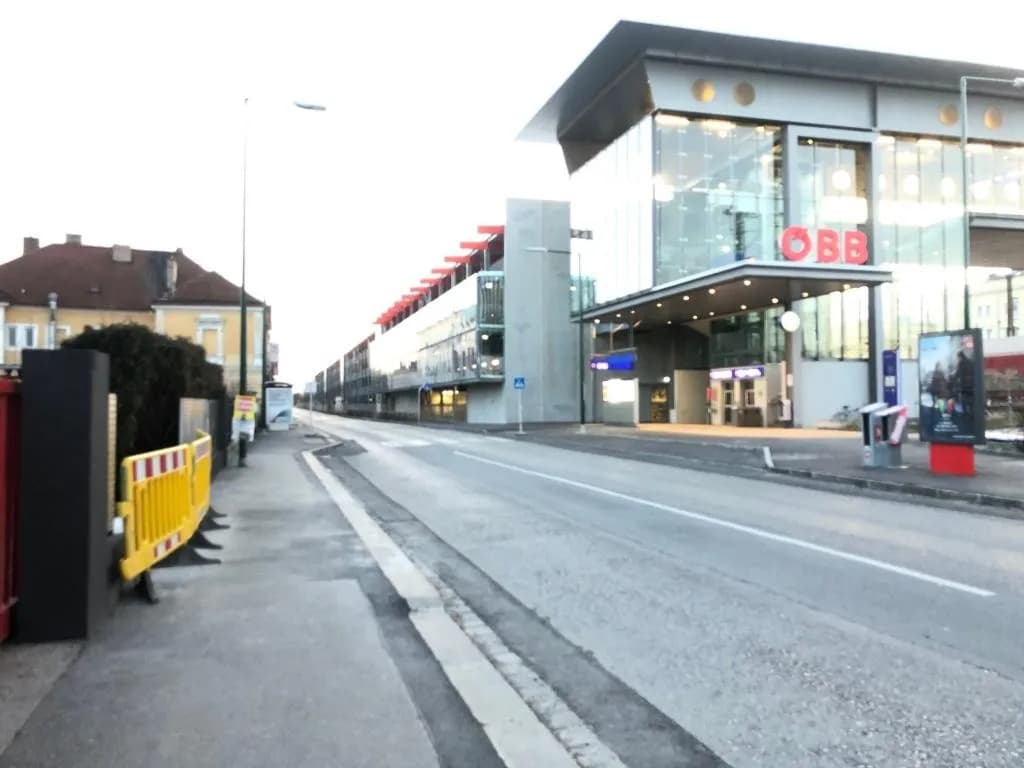 Gewerbeimmobilie mieten in Wels – 50 m², € 900 – Bild 4 von 4