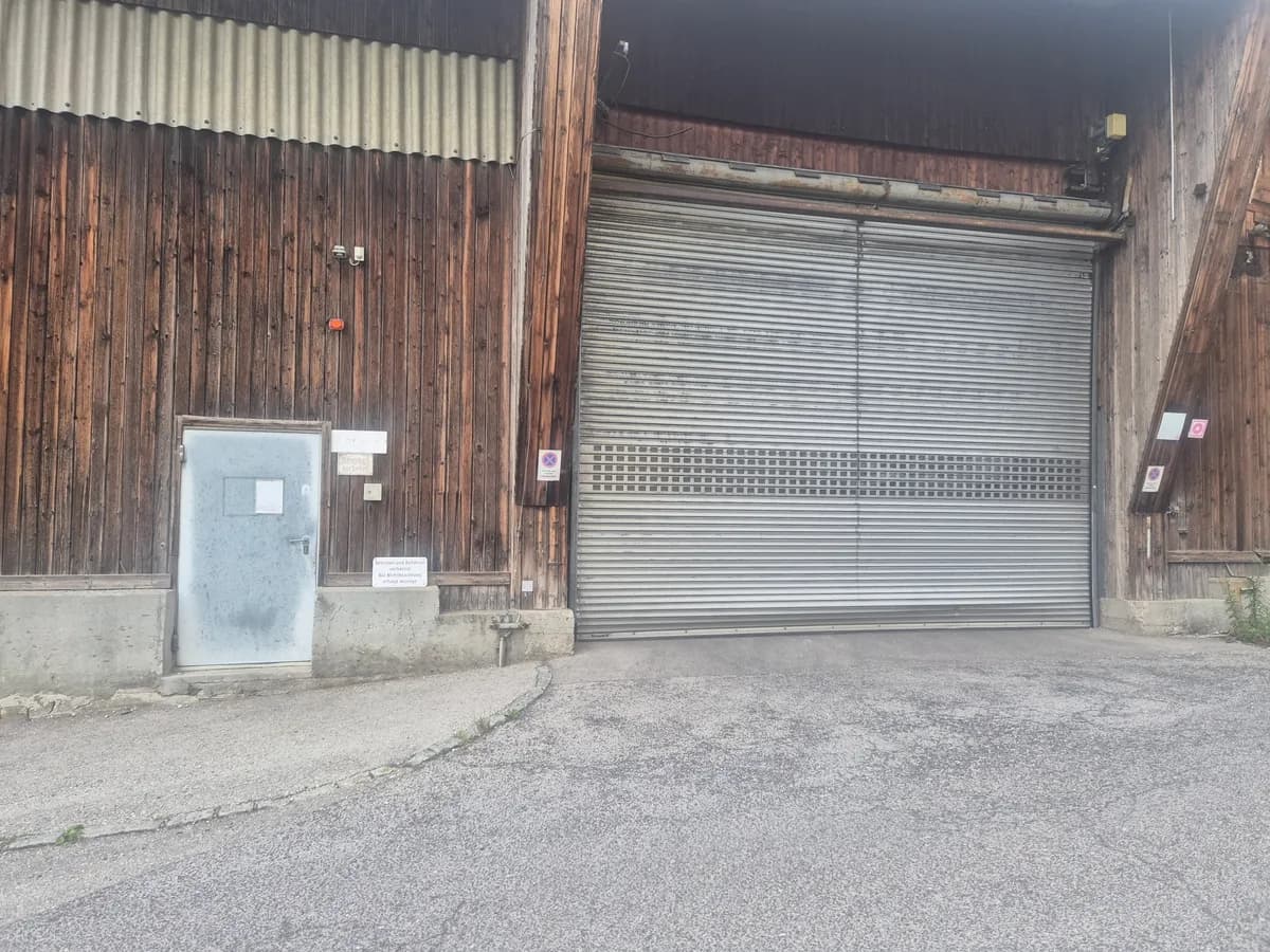 Gewerbeimmobilie mieten in Vöcklabruck – 2 585 m², € 3 – Bild 7 von 7