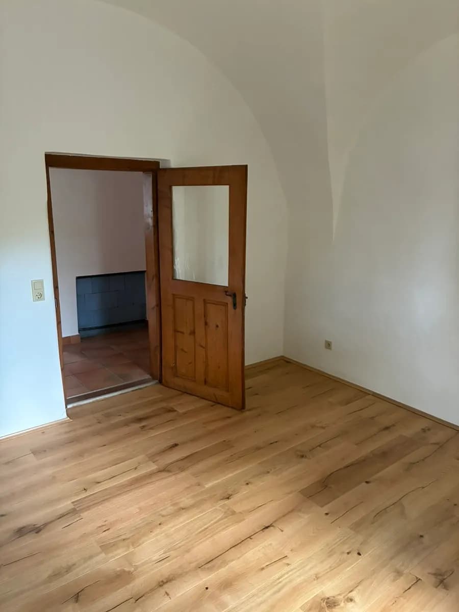 2-Zimmer-Wohnung mieten in Neunkirchen – 84 m², € 842 – Bild 8 von 11